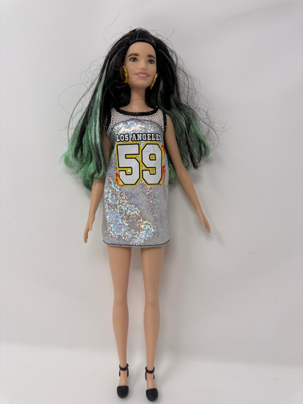 Mattel Barbie Fashionista Silver Sequin 'Los Angeles #59' Sports Doll  kids toy